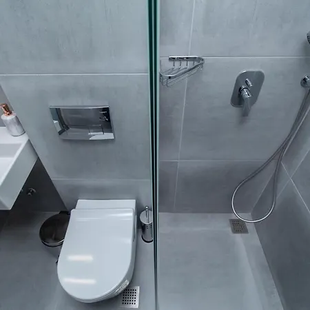 Golden Seaside 1 شقة نيا رودا