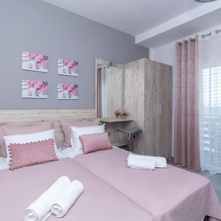 Apartmán Golden Seaside 1 *